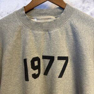 Essentials Fear of God 1977 Mens Sweatshirt Gray Crew Neck Size Small